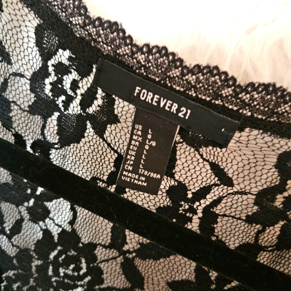 Forever 21 Sweetheart Neckline Inlay Lace Fit and Flare Skater Dress - Picture 3 of 5